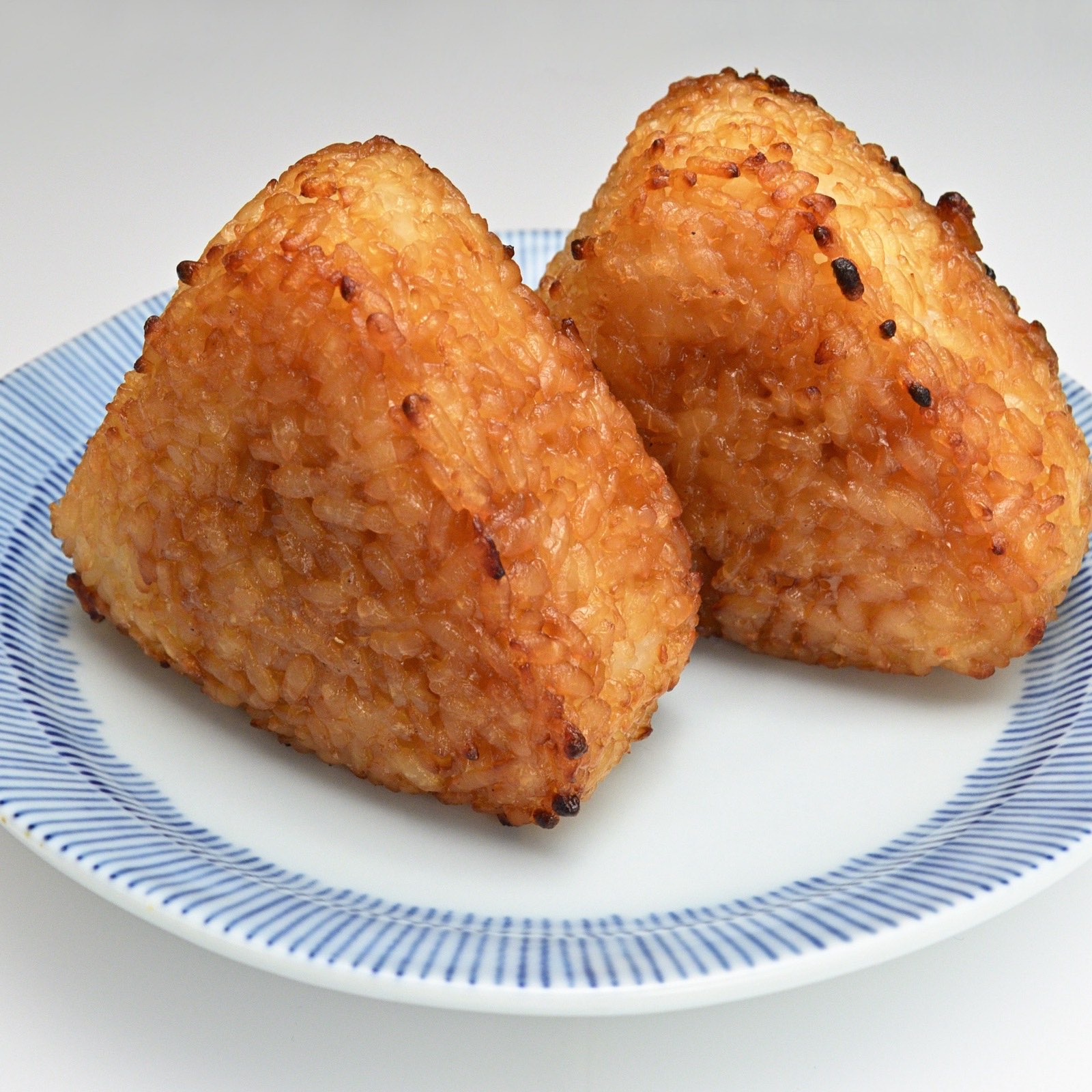 Onigiri tempura doré